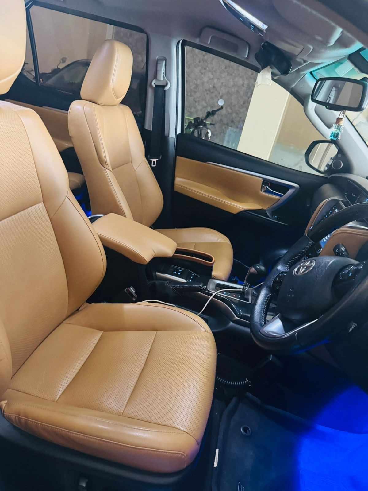 Toyota Fortuner 4x4 - Image 4